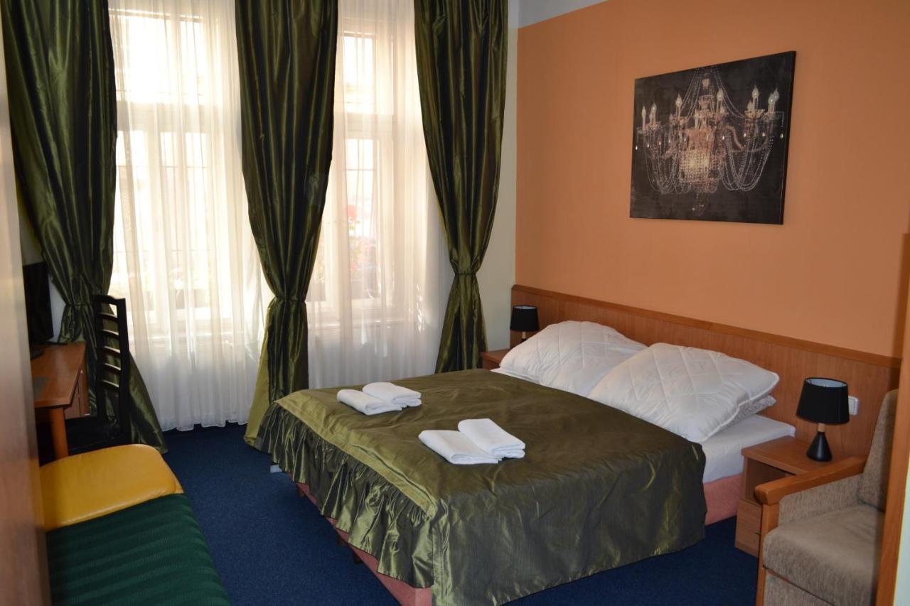 Aladin Praha Hotel Exterior foto