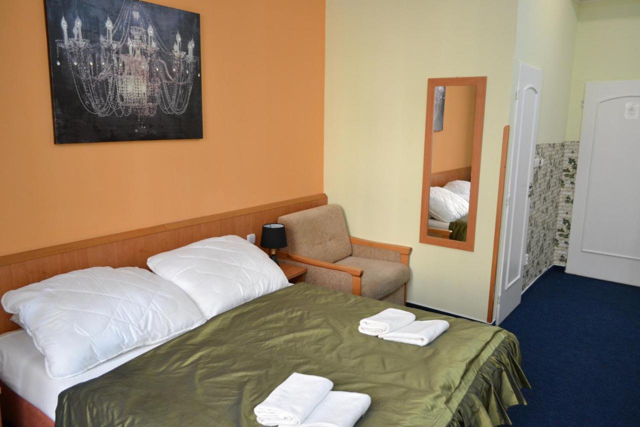 Aladin Praha Hotel Exterior foto