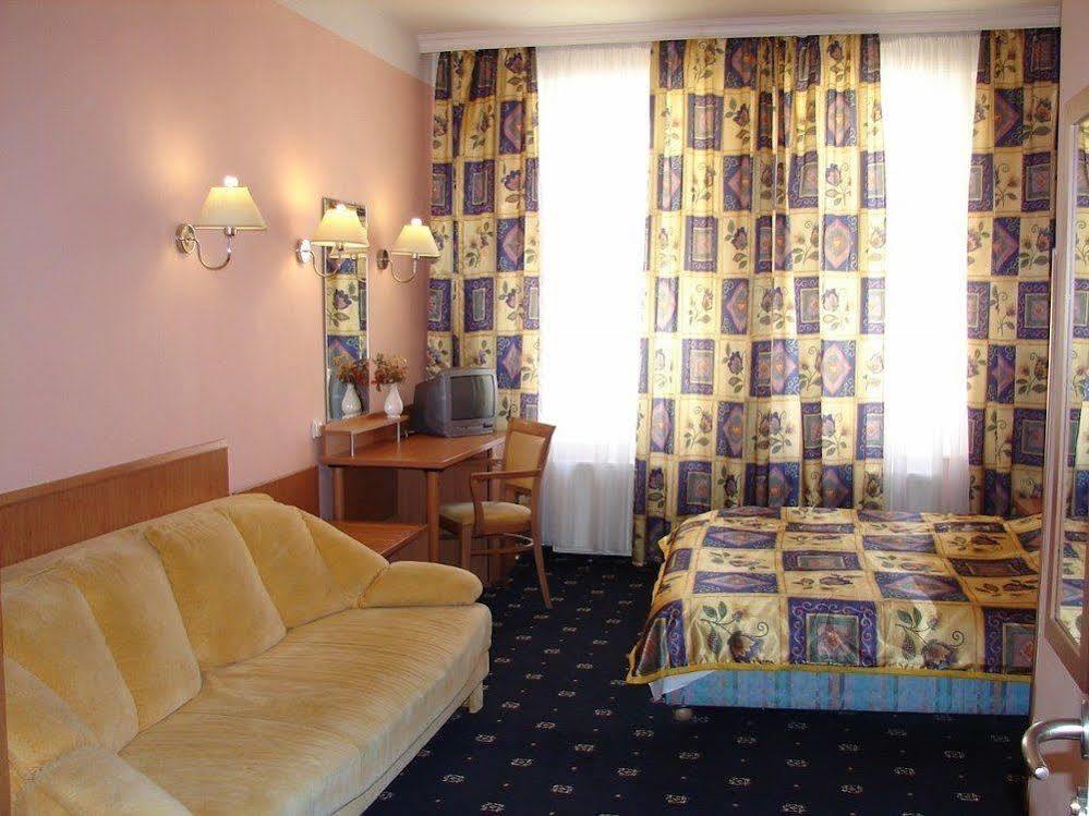 Aladin Praha Hotel Exterior foto